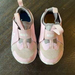 Nike shoes size 8 toddler